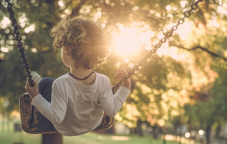 Een op de zes kinderen speelt niet buiten. Bewegingsarmoede.